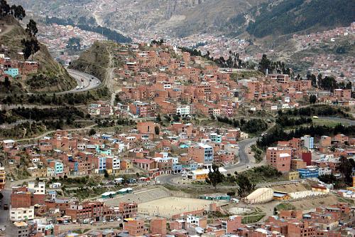 Dlnice protn El Alto a kon uprosted La Pazu