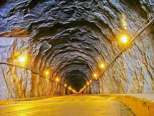Uvnit 3. tunelu smrem na Zimapn. (Zdroj Google Earth)